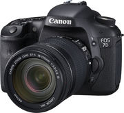 Продам Canon EOS 7D срочно, имеется: чехол, вспышка, сертификат гарант