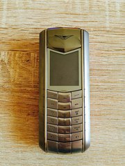 Мобильный телефон Vertu Ascent 