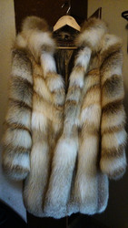 Продам шикарную лисью шубу