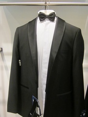 Смокинги на прокат в Алматы Валиханова 83 .тел 3177614