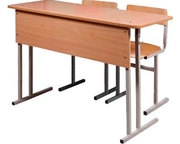 Школьная парта с двумя стульями